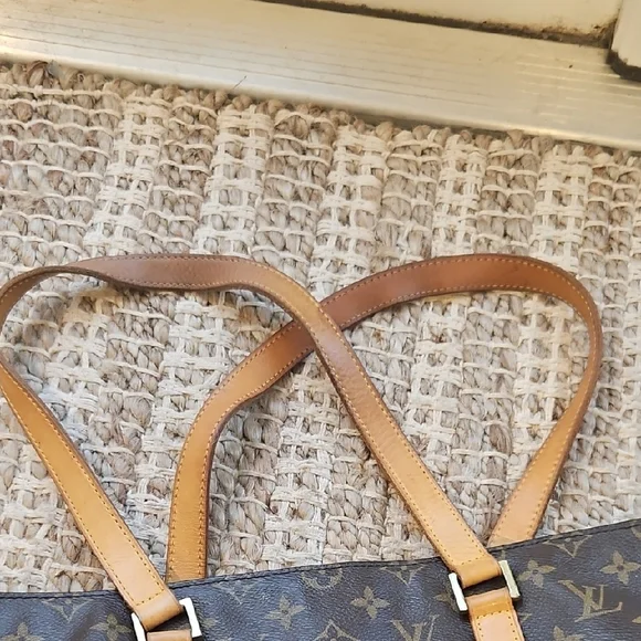 Louis Vuitton Classic Monogram Tote with Tan Straps - Picture 9 of 13
